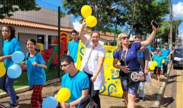 Desfile em comemoração ao Dia Internacional da Síndrome de Down