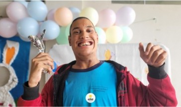 Que maravilha poder celebrar a Páscoa com nossos usuários da Unidade Referenciada e Centro Dia com Dependência! 