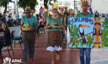Desfile da Primavera promovido pelo Centro Dia e Unidade Referenciada: