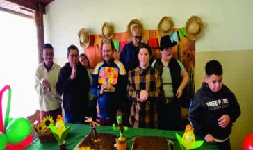 Celebra&ccedil;&atilde;o com a comemora&ccedil;&atilde;o dos aniversariantes do m&ecirc;s de junho.