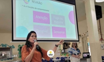 HTPC - Palestra da Amanda Almeida e Camila Barros 