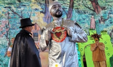 Apresentação Teatral – O Mágico de Oz: Além do Arco-Íris